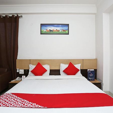 Cyber Inn Gurgaon Bagian luar foto