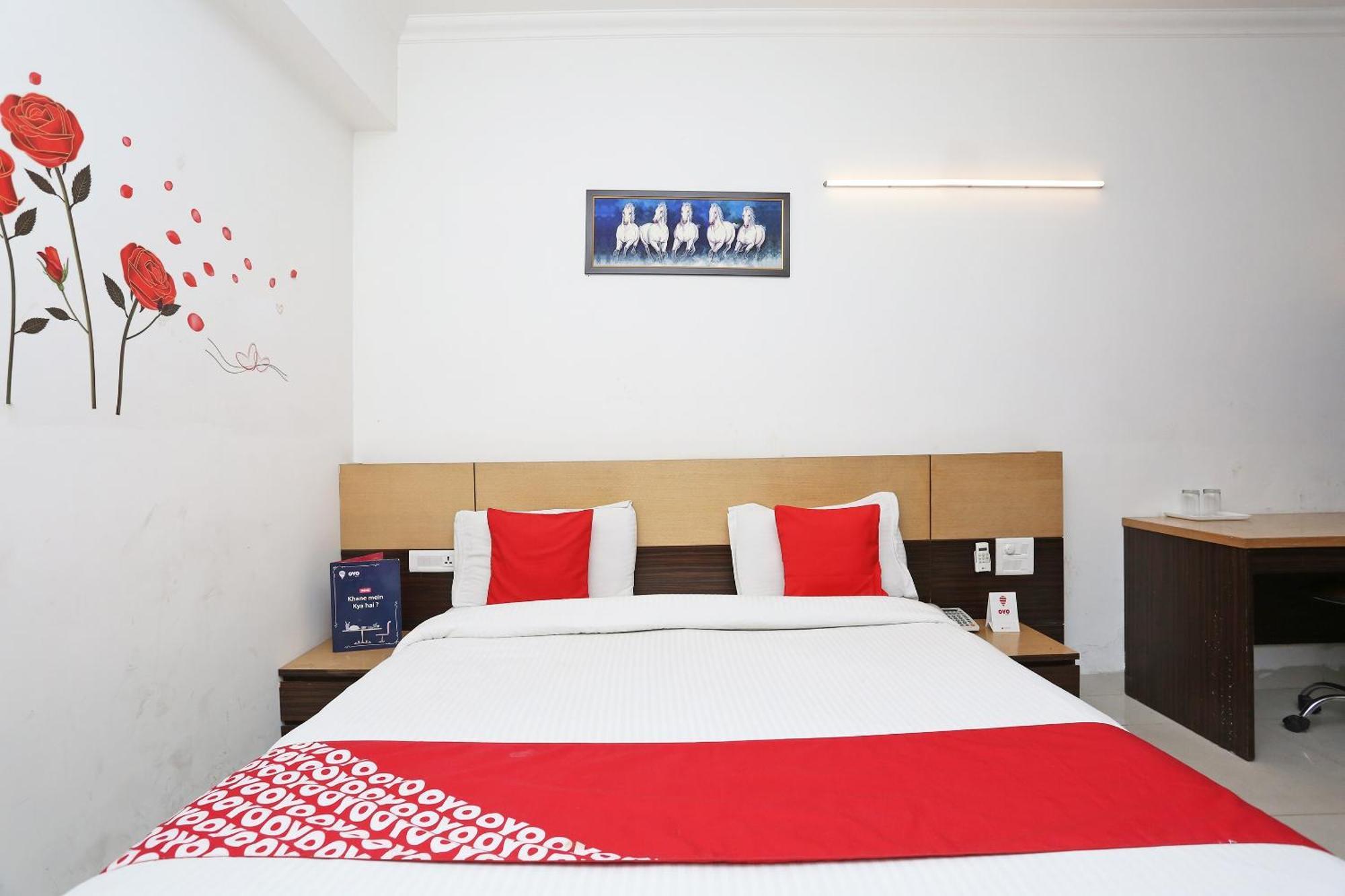 Cyber Inn Gurgaon Bagian luar foto